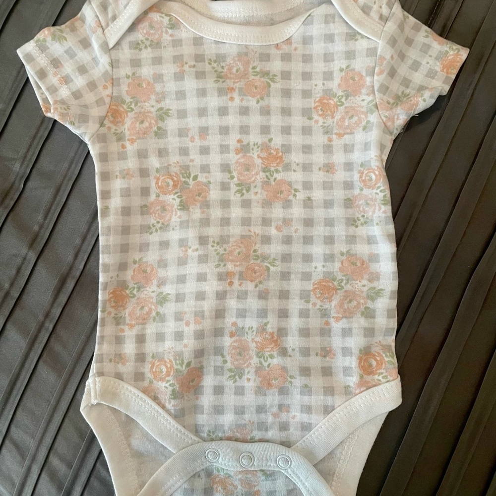Three Short Sleeve Onesies, Sz 0-3 Months. Two Kyle & Deena, One Chickpea. - Picture 2 of 10